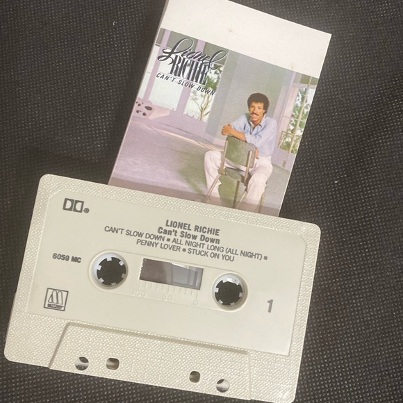 Vintage classic 83’s cassette tape-Lionel Richie
Can't Slow Down - Picture 3 of 6
